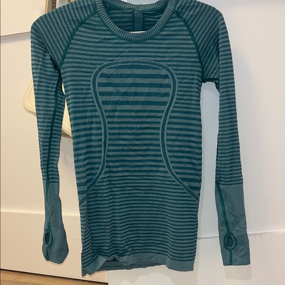VINTAGE LULULEMON aqua long sleeve athletic top